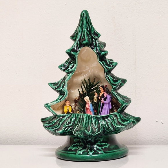 Vintage Christmas Ceramic Tree Nativity Scene Baby Jesus Manger Handpainted 7